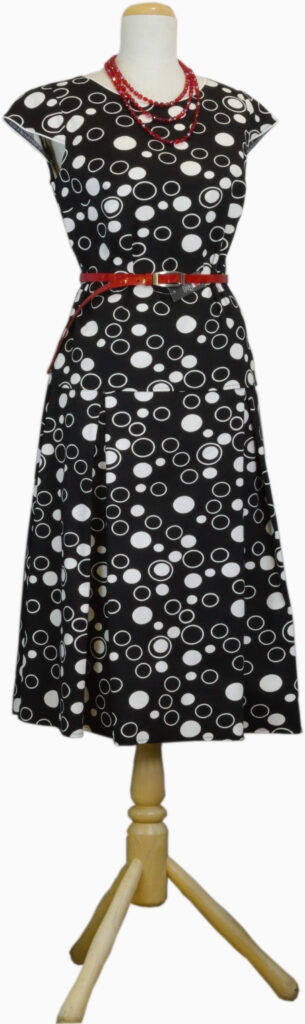 sukienka ze skrzydełkami